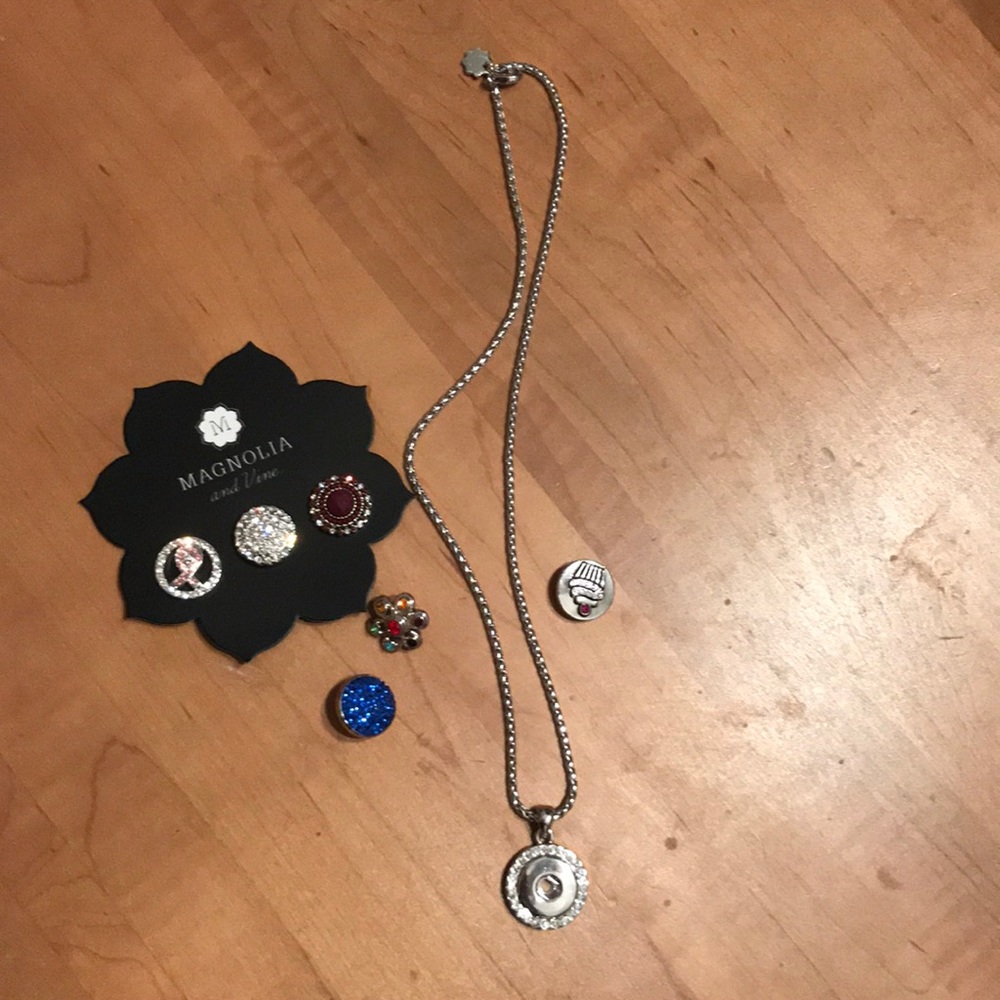 Magnolia and Vine necklace with 6 snaps